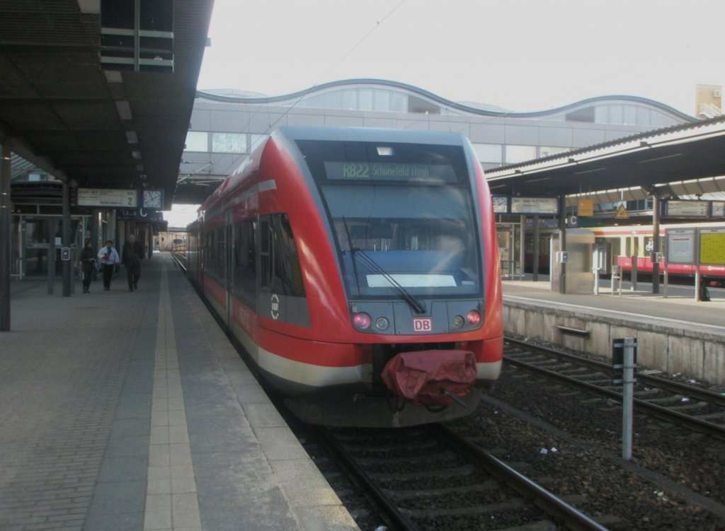 Hier 646 020-8 als RB22 nach Schnefeld Flughafen, dieser Zug stand am 27.2.2010 in Potsdam Hbf.
