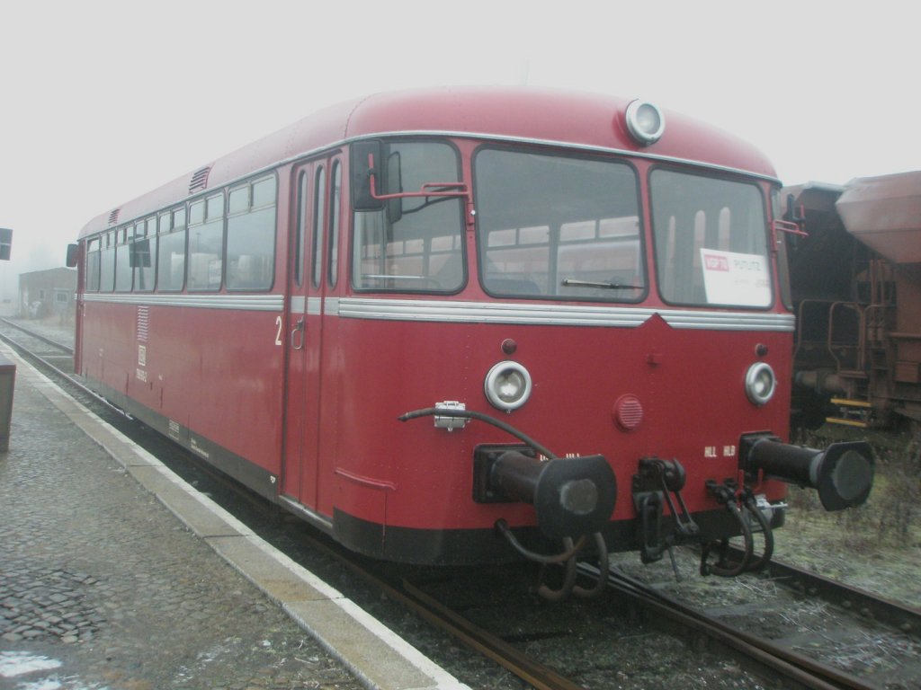 Hier 798 610-2 der DERA (Deutsche Eisenbahnromantik AG) als VGP70 von Pritzwalk nach Putlitz, dieser Triebwagen stand am 29.12.2009 in Pritzwalk.
