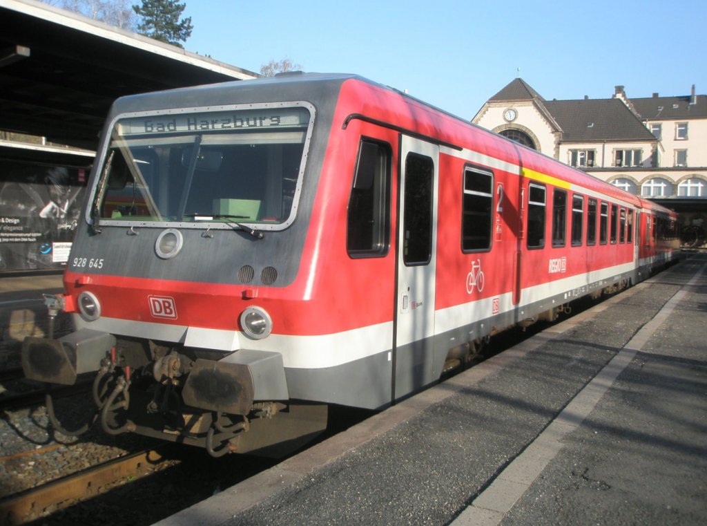 Hier 928 645 als RB14510 von Braunschweig Hbf. nach Bad Harzburg, dieser Triebzug stand am 7.4.2010 in Bad Harzburg.