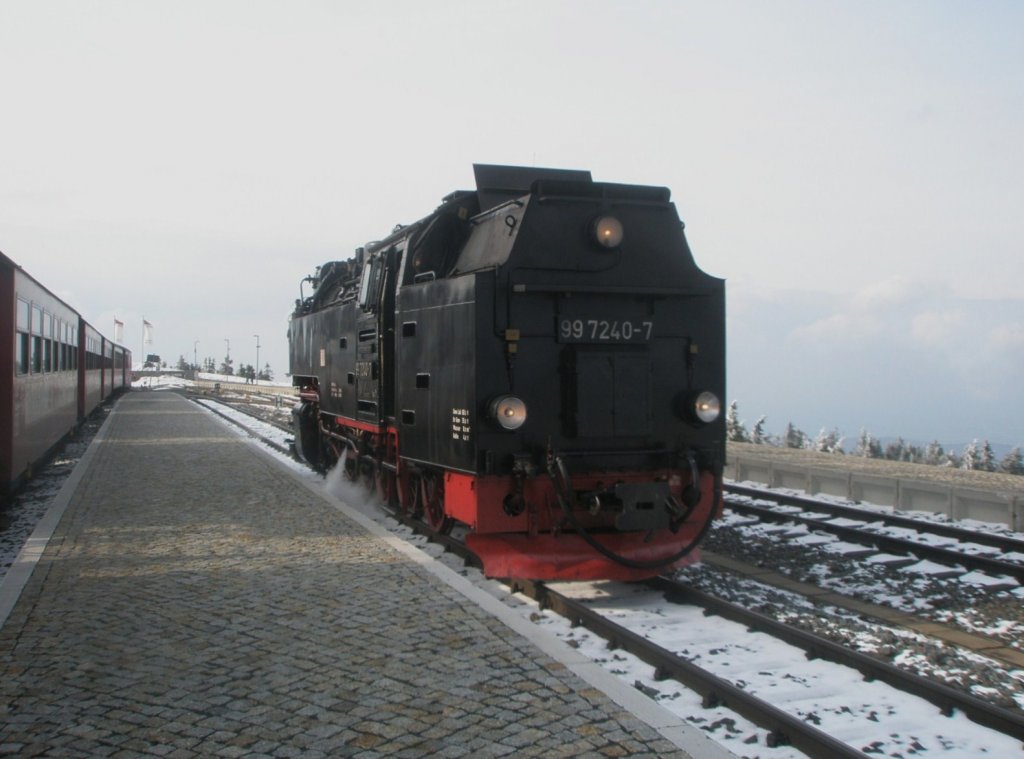 Hier 99 7240-7, beim rangieren am 5.4.2010 auf dem Brocken.