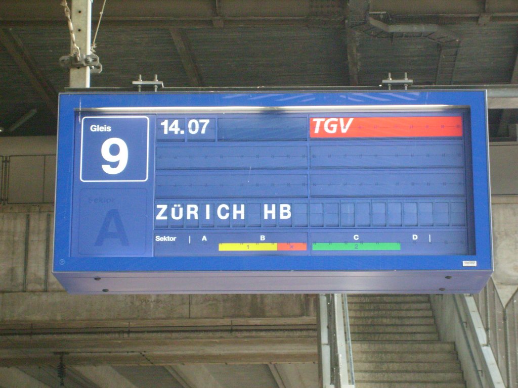 Hier die Anzeige eines TGV nach Zrich HB in Basel SBB