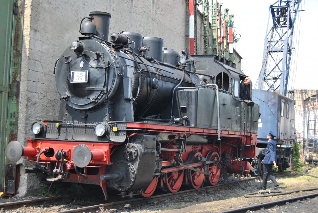 Hier die Dampflok Klasse 185 des Eisenbahnmuseums Darmstadt Kranichstein. Aufgenommen bei den Feierlichkeiten des 35 Jubilums am 03.06.2011.