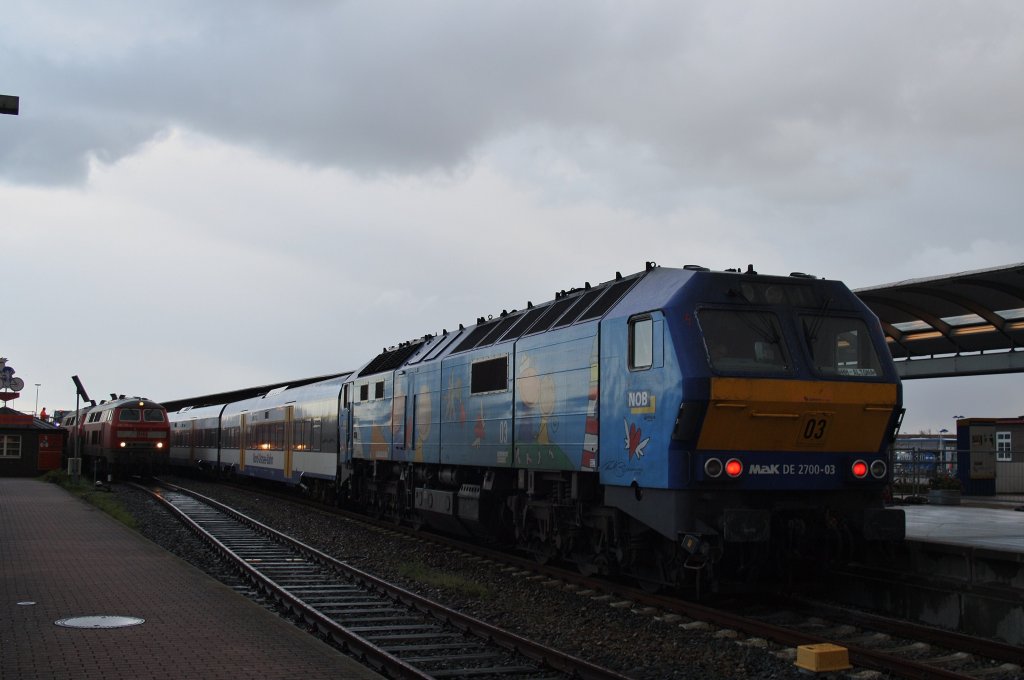 Hier DE2700-03 mit NOB81791 von Westerland/Sylt nach Hamburg-Altona, dieser Zug stand am 8.10.2011 in Westerland/Sylt.