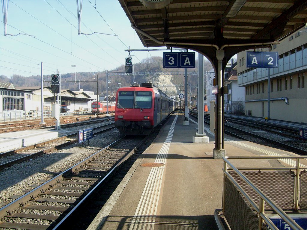 Hier eine Doppeltraktion NPZ als IC Ersatzzug bei der Ausfahrt aus Burgdorf am 12.2.