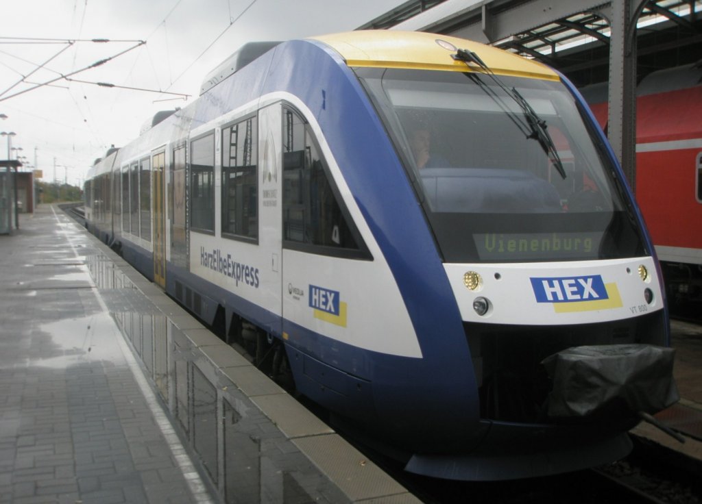 Hier ein HEX nach Vienenburg, dieser Zug stand am 18.10.2009 in Halle (Saale) Hbf.