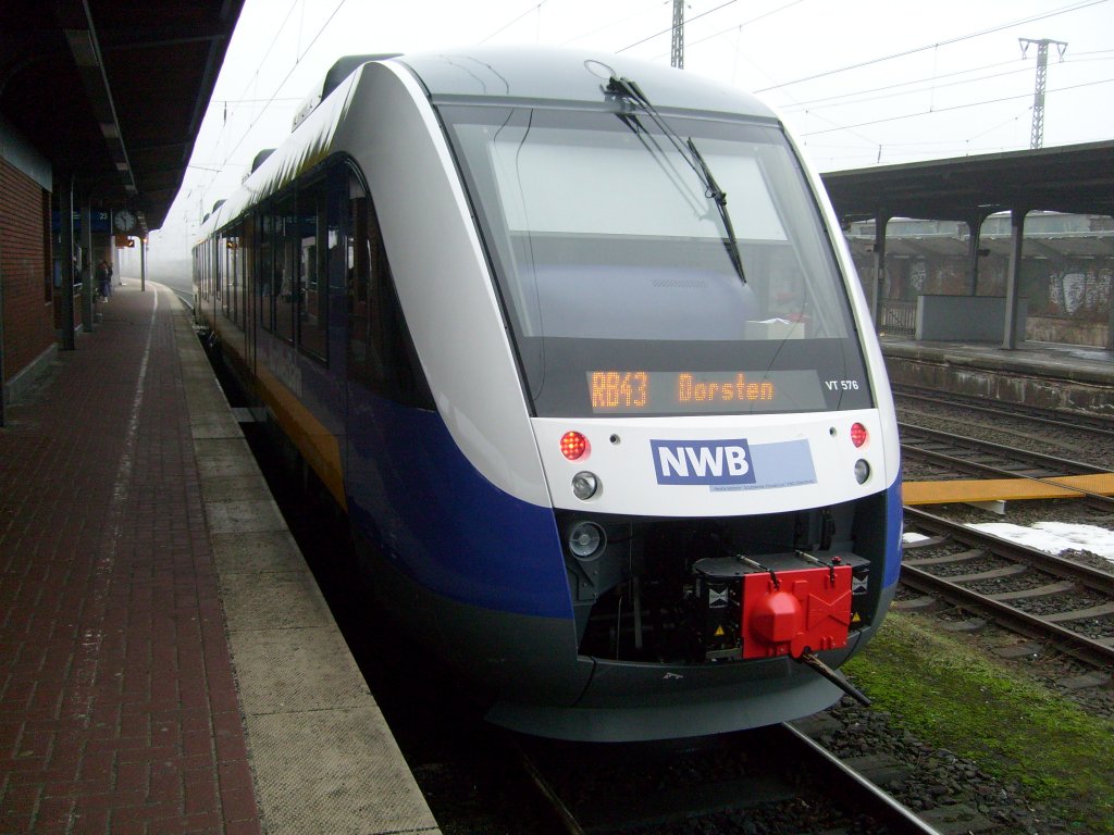 Hier ein Lint41 der NWB am 06.02.2010 im Dortmunder Hbf. Einen Triebwagen dieser Baureihe der NWB habe ich in Dortmund noch nicht gesehen sondern bisher nur auf den Linien RE10 und RB31 gesehen. Laut Anschrift ist er auch in Osnabrck stationiert.