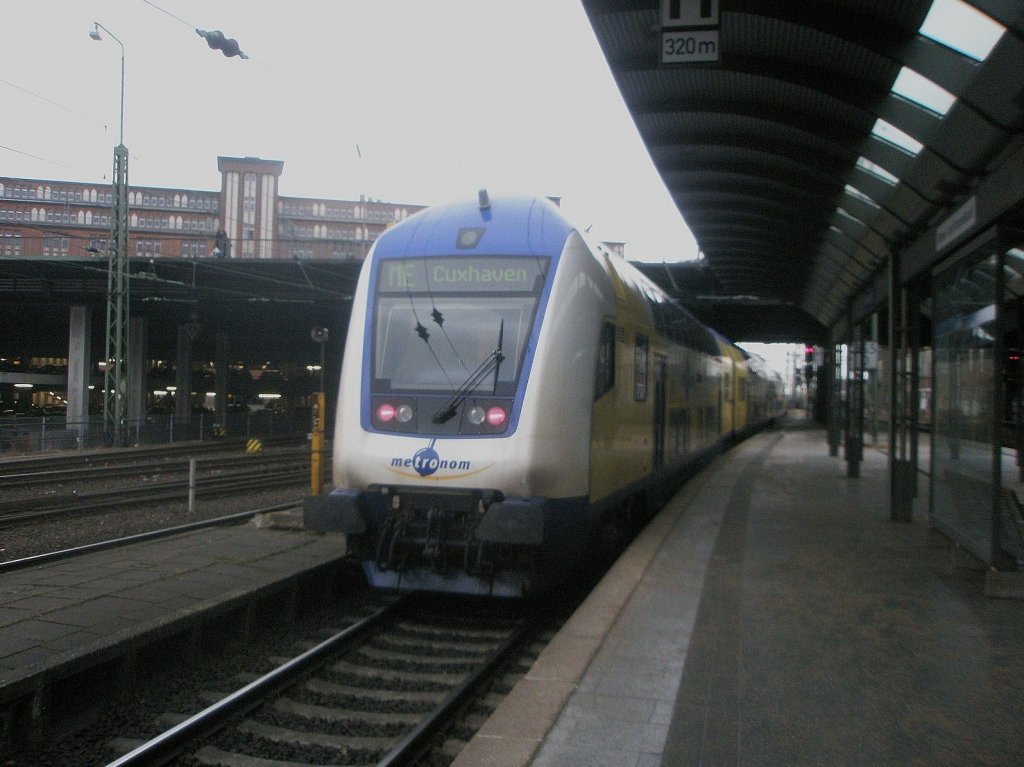 Hier ein ME nach Cuxhaven, bei der Ausfahrt am 13.3.2010 aus Hamburg Hbf.