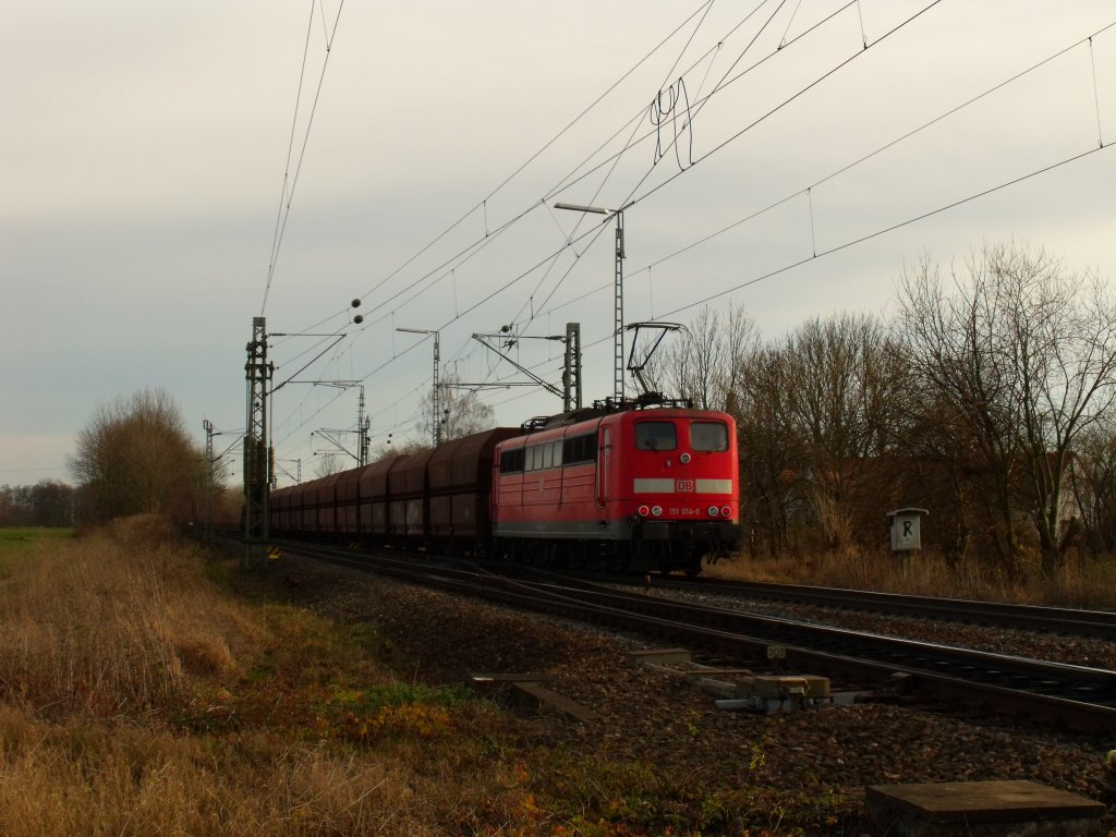 Hier ein Nachschuss auf das 151er Sandwich das ca 3 mal am Tag in Mangolding fhrt. So auch am 29.11.2009