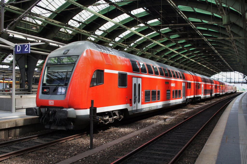 Hier ein RE1 (RE18183) von Brandenburg Hbf. nach Berlin Ostbahnhof, dieser Zug stand am 23.6.2013 in Berlin Ostbahnhof. 