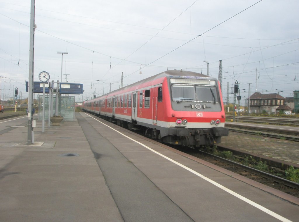 Hier ein RE10 von Leipzig Hbf. nach Cottbus, bei der Ausfahrt am 28.10.2009 aus Leipzig Hbf.