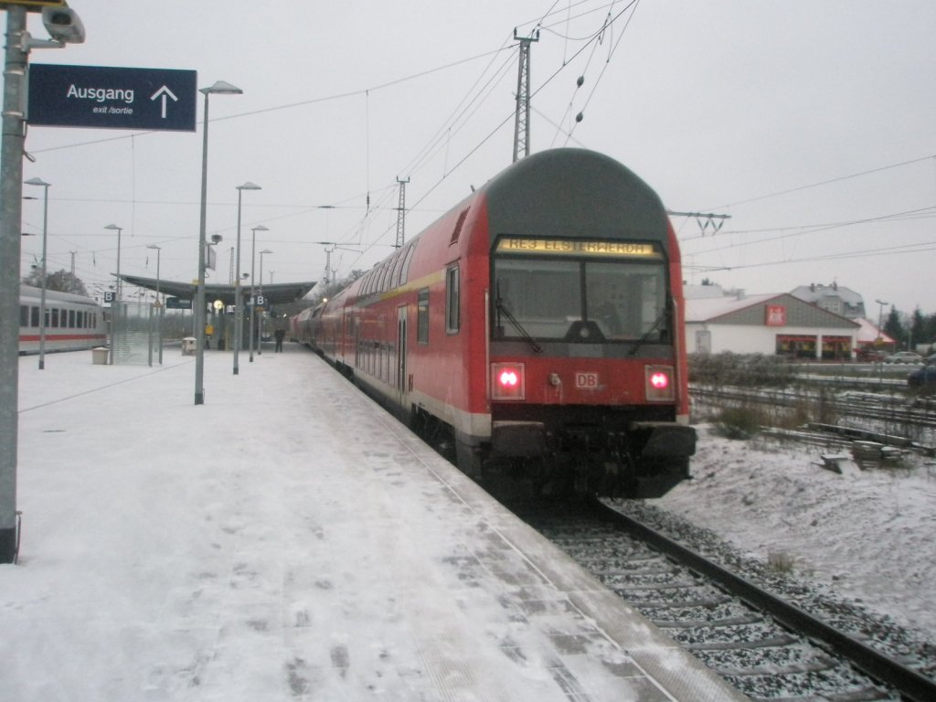 Hier ein RE3 von Stralsund Hbf. nach Elsterwerda, bei der Ausfahrt am 17.12.2009 aus Angermnde.