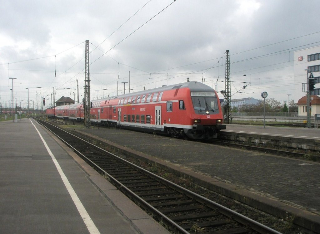 Hier ein RE50 von Dresden Hbf. nach Leipzig Hbf., bei der Einfahrt am 14.5.2010 in Leipzig Hbf.