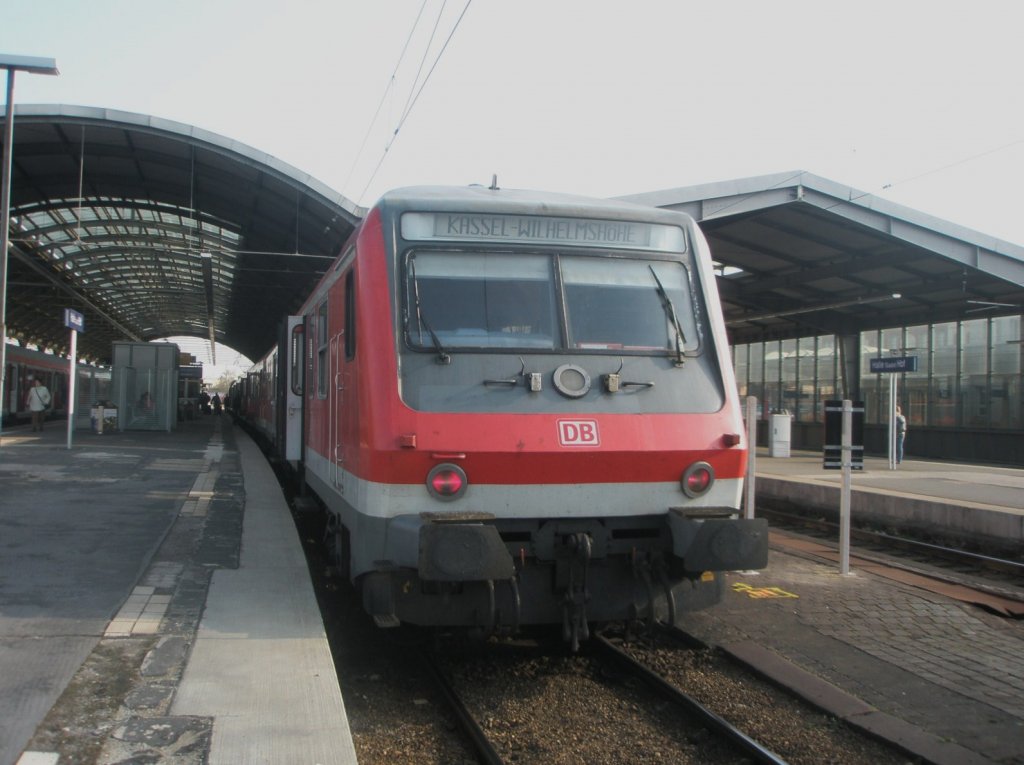 Hier ein RE9 nach Kassel-Wilhelmshhe, dieser Zug stand am 5.4.2010 in Halle(Saale) Hbf.