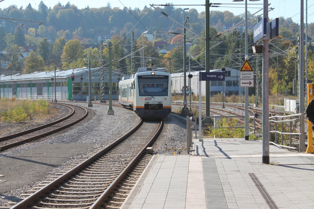 Hier die Einfahrt zweier OSB Regioshuttles am 15.10. in Freudenstadt Stadt.