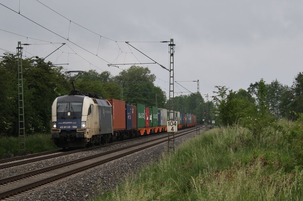 Hier ES 64 U2 -068 in Mintraching am 28.05.2011 .