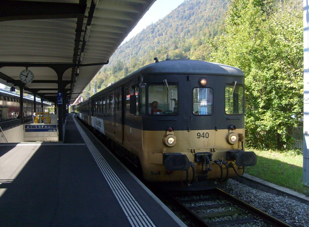 Hier f�hrt der Golden Pass RE am 1.10. in Interlaken Ost ein. Der Zug bestand aus EW I/II.