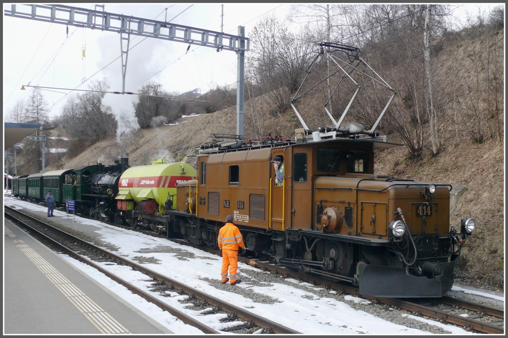 Hier in Filisur gibts Mittagshalt und grosses Manver, denn die Weiterfahrt nach Davos erfolgt in entgegengesetzter Richtung. (24.01.2011)