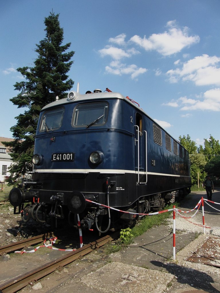 Hier in Gostenhof (Nrnberg) E41 001 am 21.08.2010