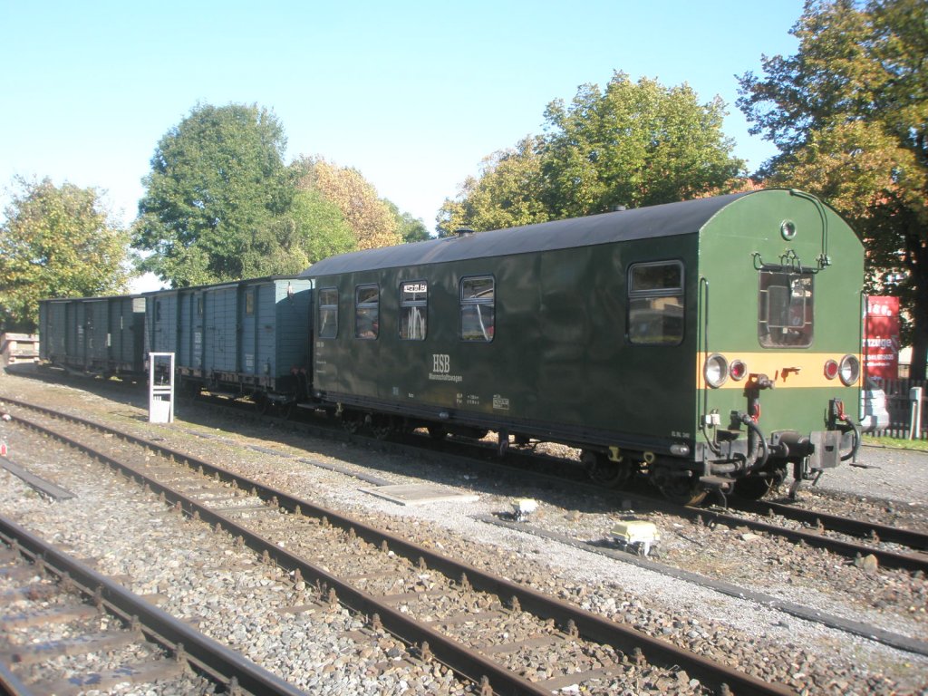 Hier der HSB Rettungszug, abgestellt am 20.10.2009 im Bahnhof Wernigerode Westerntor.