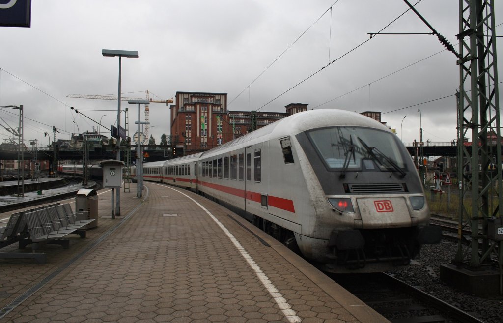 Hier IC2220 von Frankfurt(Main)Hbf. nach Fehmarn-Burg, bei der Ausfahrt am 11.10.2011 aus Hamburg Hbf.