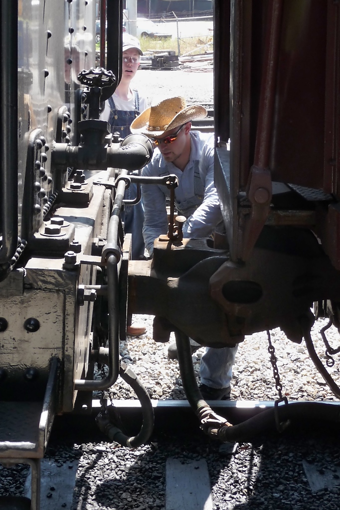 Hier kuppelt der Chef noch selbst! (East Chattanooga, 30.5.09)