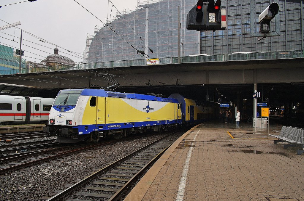 Hier ME146-15 mit MEr81962 von Hamburg Hbf. nach Tostedt, bei der Einfahrt am 10.10.2011 in Hamburg Hbf. 