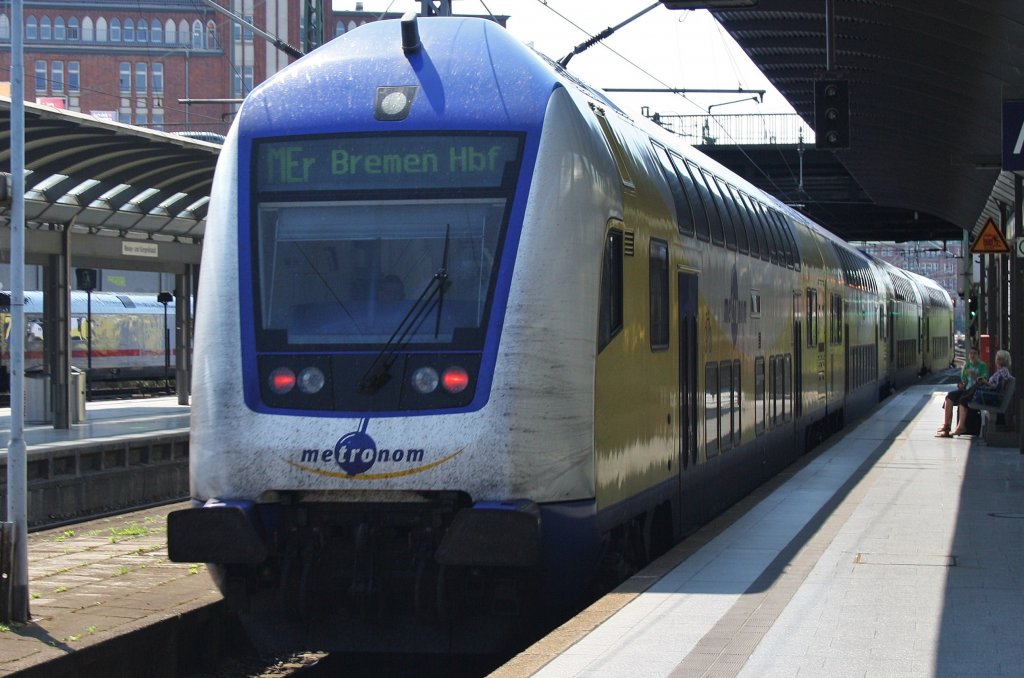 Hier MEr81912 von Hamburg Hbf. nach Bremen Hbf., bei der Ausfahrt am 27.7.2012 aus Hamburg Hbf.