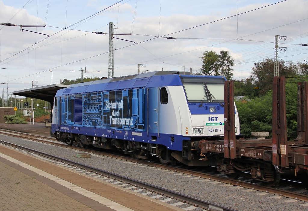 Hier nochmal der Nachschuss auf die neu beklebte 246 011-1 die nun ihre  175 Jahre Eisenbahn in Deutschland -Werbung verloren hat. Aufgenommen am 06.09.2012 in Eichenberg.