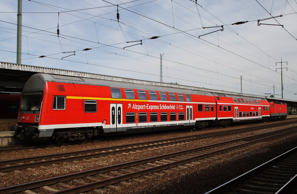 Hier eine RB14 (RB28755) von Berlin Schönefeld Flughafen nach Altdöbern, dieser Zug stand am 30.4.2012 in Berlin Schönefeld Flughafen.