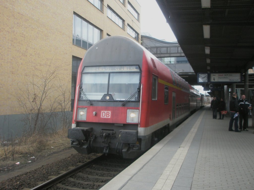 Hier eine RB21 von Wustermark nach Potsdam Hbf., dieser Zug stand am 27.2.2010 in Potsdam Hbf.