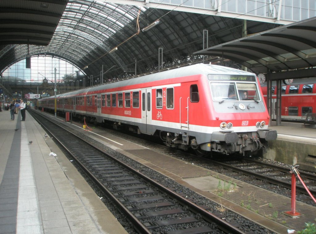 Hier eine RB50 von Frankfurt(Main) Hbf. nach Hanau Hbf., dieser Zug stand am 22.7.2010 in Frankfurt(Main) Hbf.