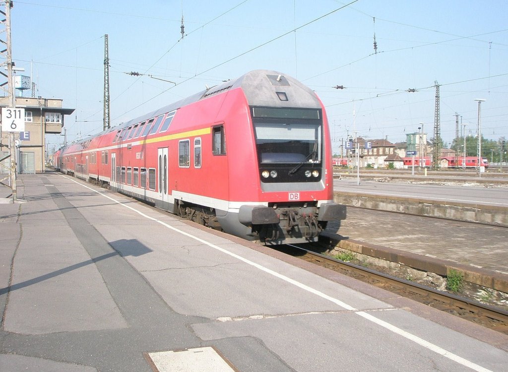 Hier eine RB57 von Lutherstadt Wittenberg nach Leipzig Hbf., bei der Einfahrt am 22.4.2011 in Leipzig Hbf.