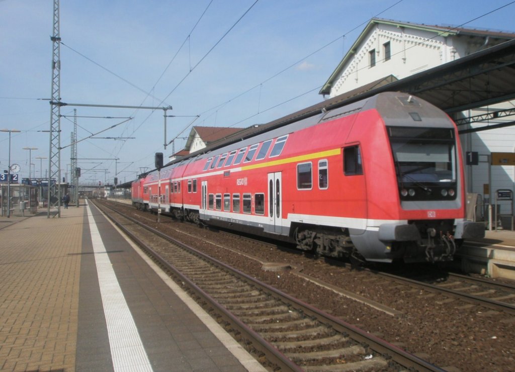 Hier eine RB75 von Halle(Saale) Hbf. nach Nordhausen, bei der Einfahrt am 6.4.2010 in Nordhausen.