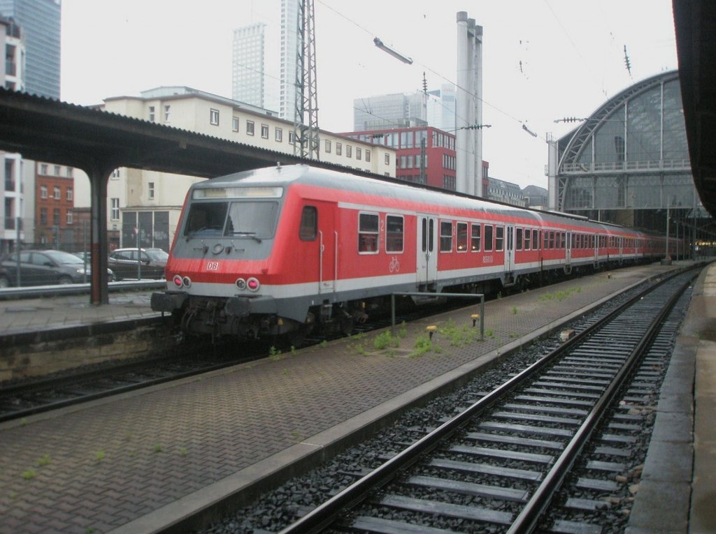 Hier RE39241 von Wiesbaden Hbf. nach Frankfurt(Main) Hbf., dieser Zug stand am 22.7.2010 in Frankfurt(Main) Hbf.
