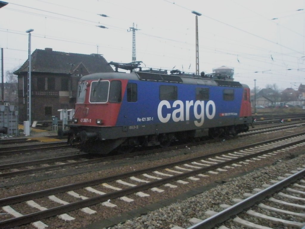 Hier Re421 397-1, abgestellt am 4.12.2009 in Angermnde.