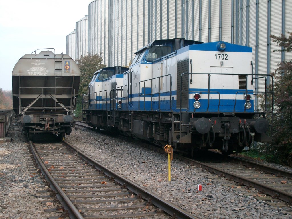 Hier ruhen sich 1702 und 1701 am 30.10.11 in Bad Langensalza Ost aus.