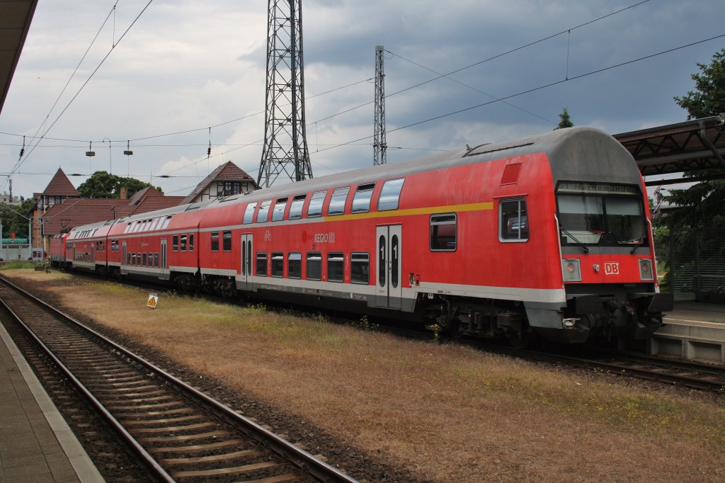Hier eine S1 von Rostock Hbf. nach Warnemnde, dieser Zug stand am 15.6.2013 in Warnemnde.