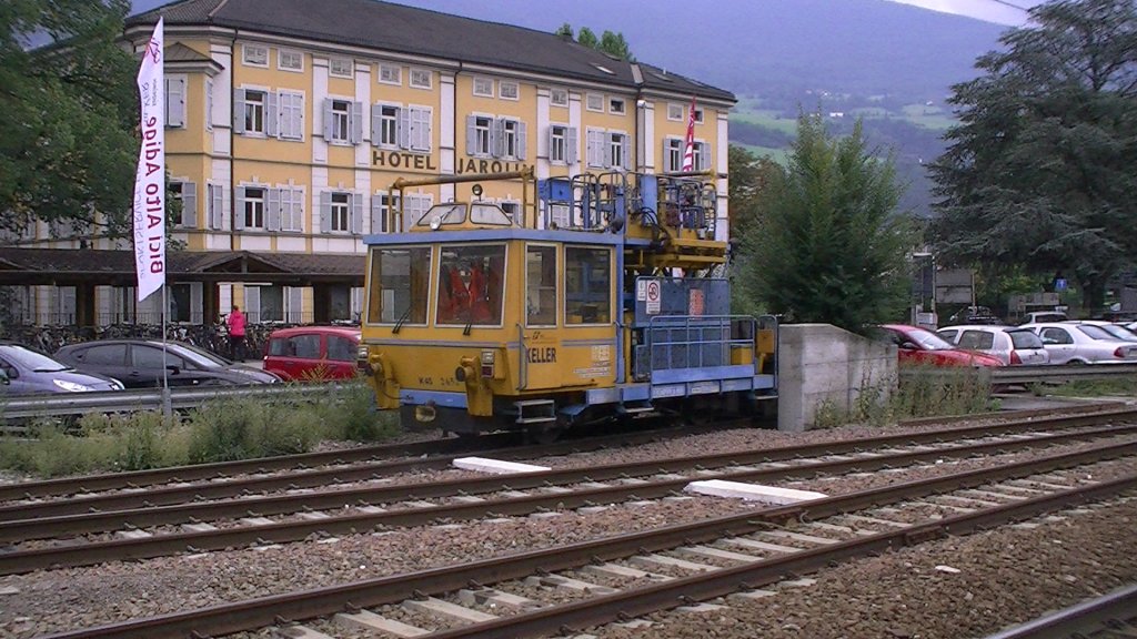 Hier seht ihr ein abgestelltes italienisches Baufahrzeug im Bahnhof Brixen / Bressanone (S�dtirol/Italien) auf der Brennerbahn. Die Aufnahme entstand am 07.08.2011.