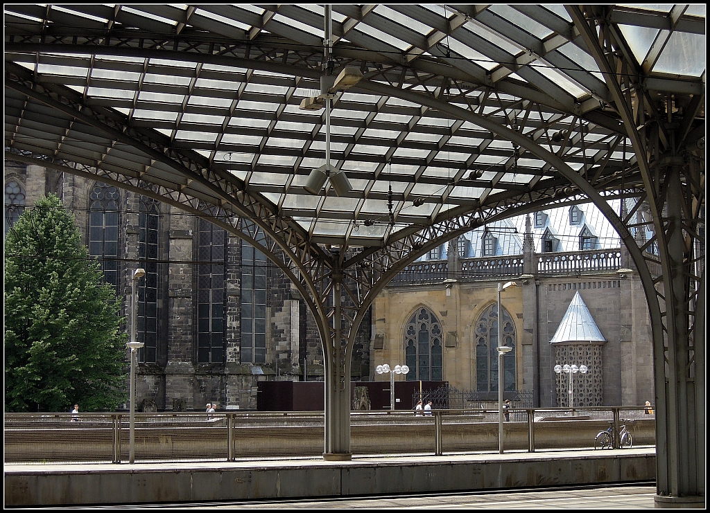 Hier sieht man ganz schn, woher die Architekten ihre Inspiration fr die neuzeitliche berdachung des Klner Hauptbahnhofs bezogen haben. 1.7.2013