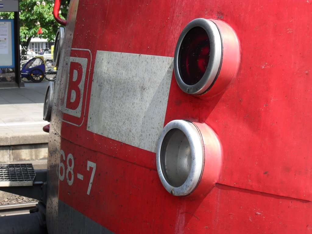 Hier sieht man die Lampen von einer 113 268-7 im Bonner Hbf am 21.5.10
