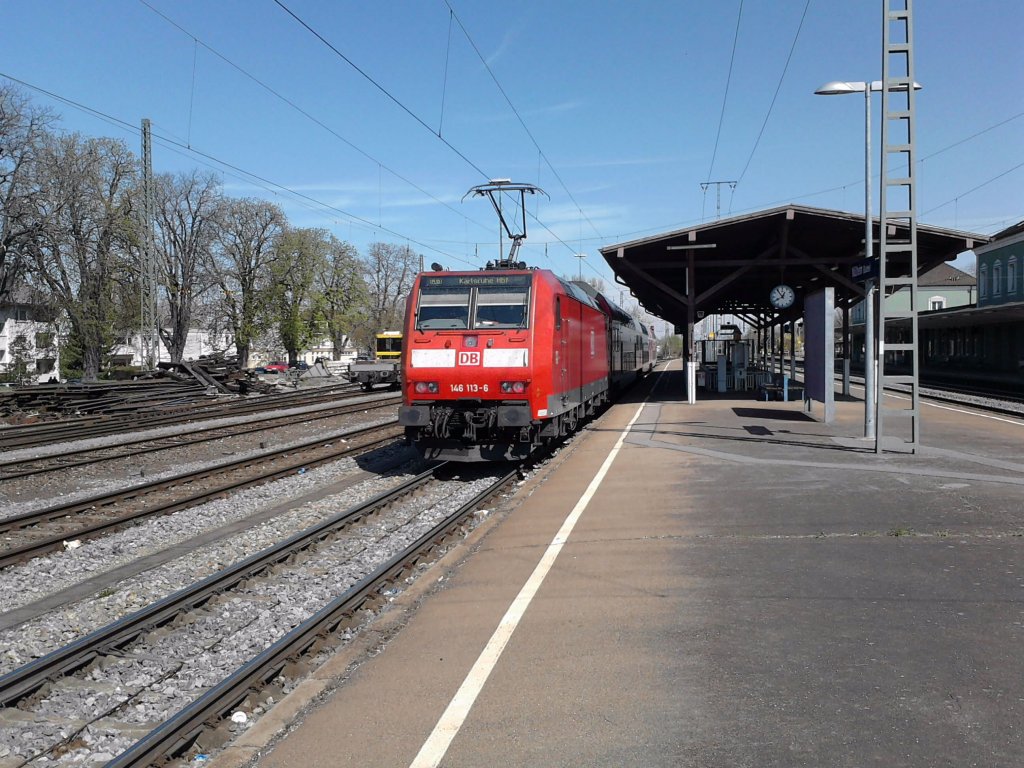 Hier steht 146 113-6 am 02.04.2012 mit einer RB nach Karlsruhe Hbf aus Neuenburg (Baden) in Mllheim (Baden) Abfahrbereit da.