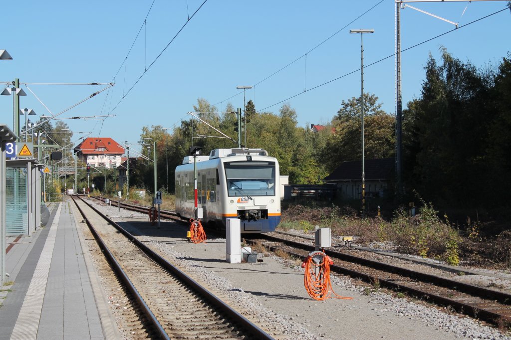 Hier steht ein Regio Shuttle der Ortenau S-Bahn am 15.10. abgestellt. Neben dem Zug sind noch die Versorgungseinrichtungen zu erkennen.