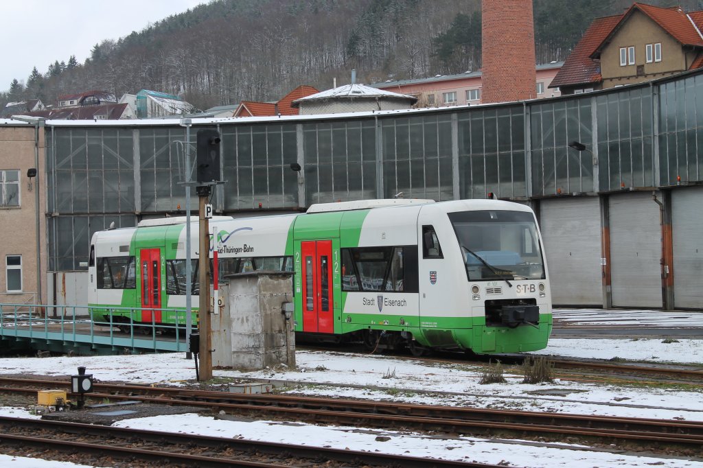 Hier steht ein RS1 der STB am 7.2.13 auf der Drehscheibe im BW Meiningen. Die Aufnahme enstand vom Bahnsteig 1 des Meininger Bahnhofes aus.