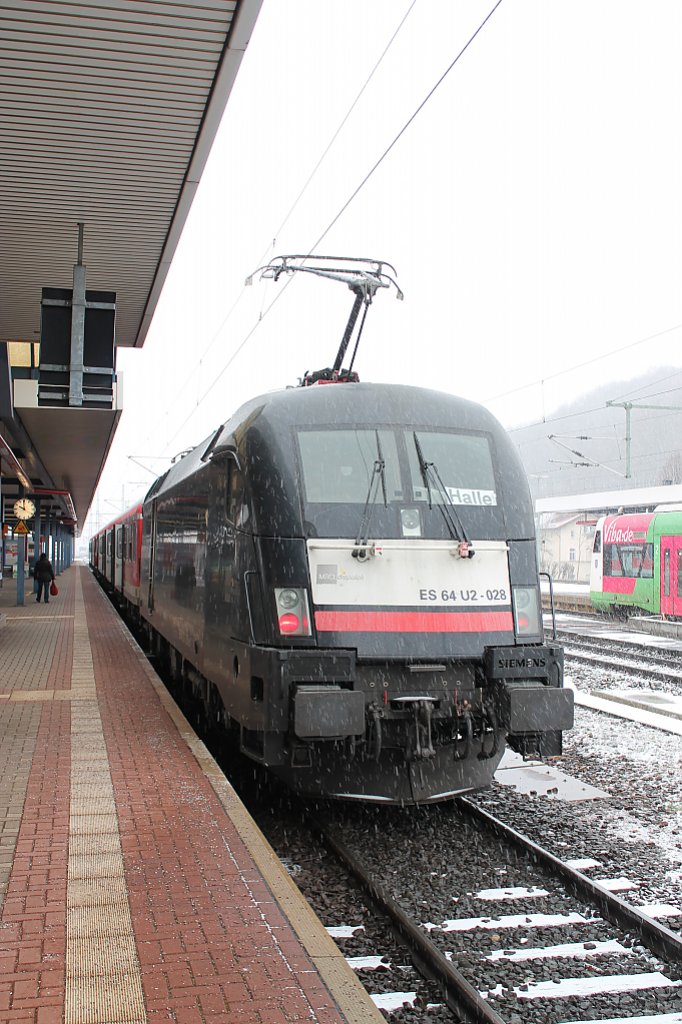 Hier steht ES64U2-028 am 6.2.13 mit ihrer RB nach Halle(Saale) in Eisenach