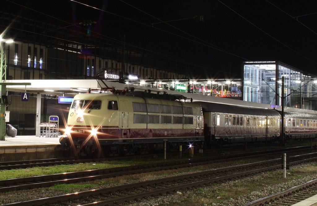 Hier der TEE nach Pasau am 01.11.2010 in Regensburg Hbf.