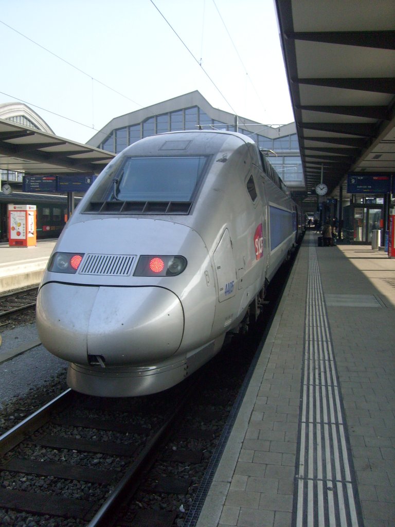 Hier der TGV POS Triebkopf 4405 am 5.3. in Basel SBB.