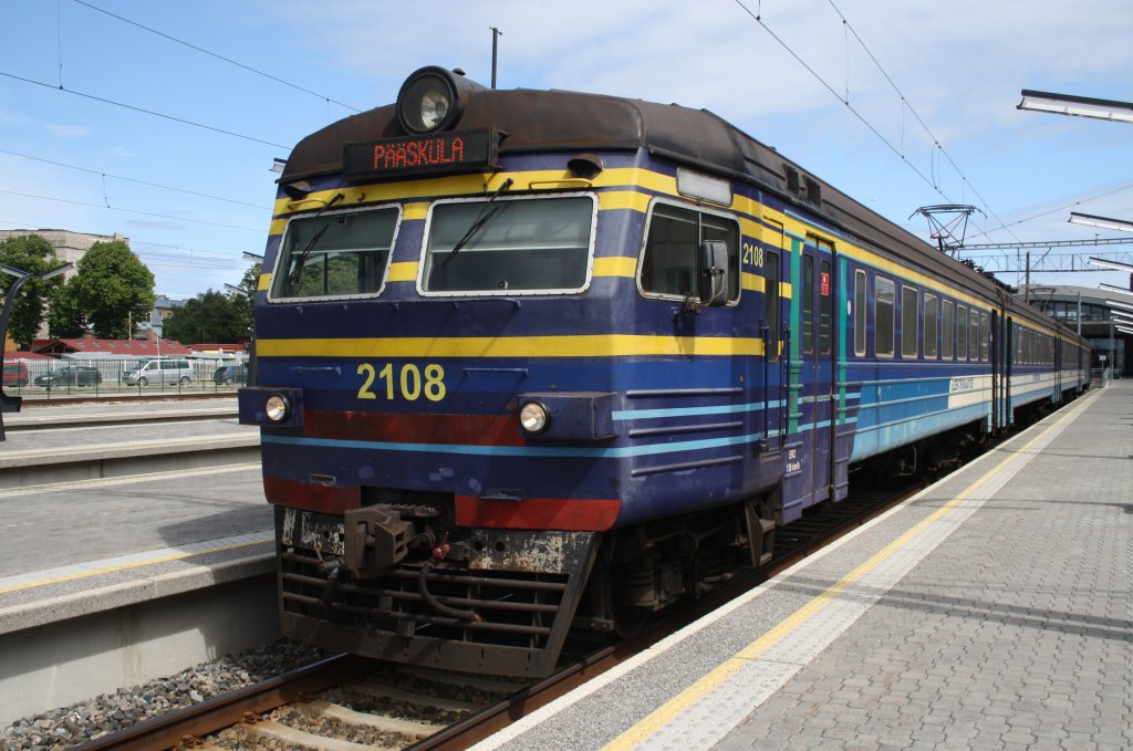 Hier der Triebzug 2108 von Tallinn nach Pskla, dieser stand am 17.6.2013 in Tallinn.