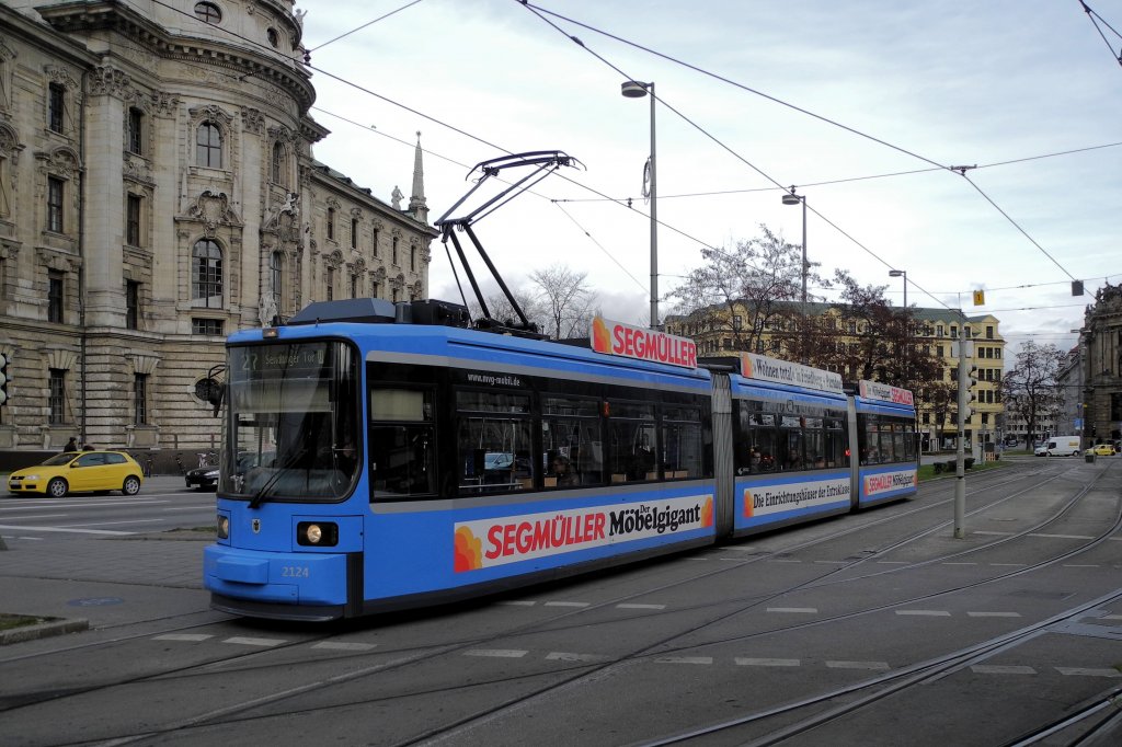 Hier ist der Tw 2124 nochmal eine woche frher (18.12.) am Karlsplatz unterwegs