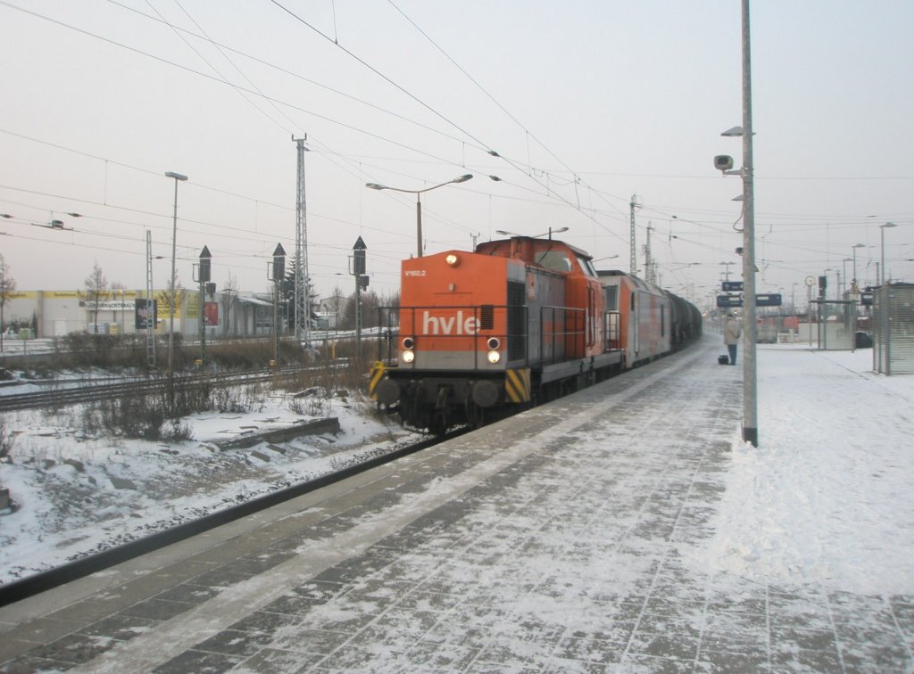 Hier V160.2 der hvle mit einem Gterzug in Richtung Berlin, bei der Durchfahrt am 19.12.2009 durch Angermnde.