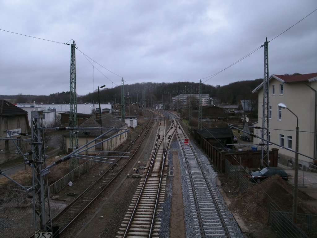 Hier Verlassen und Kommen die Zge aus und in Richtung Lietzow nach Bergen/Rgen.Aufnahme vom 11.Februar 2011.